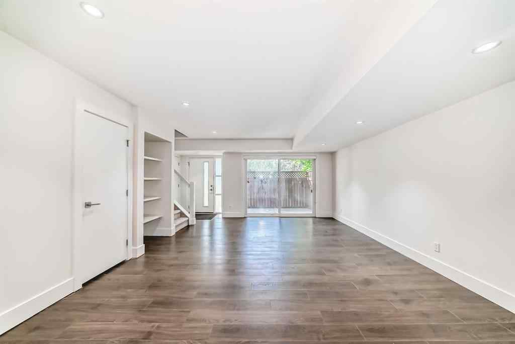 MLS® A2251989 - 1812 47 Street NW in Montgomery Calgary, Residential