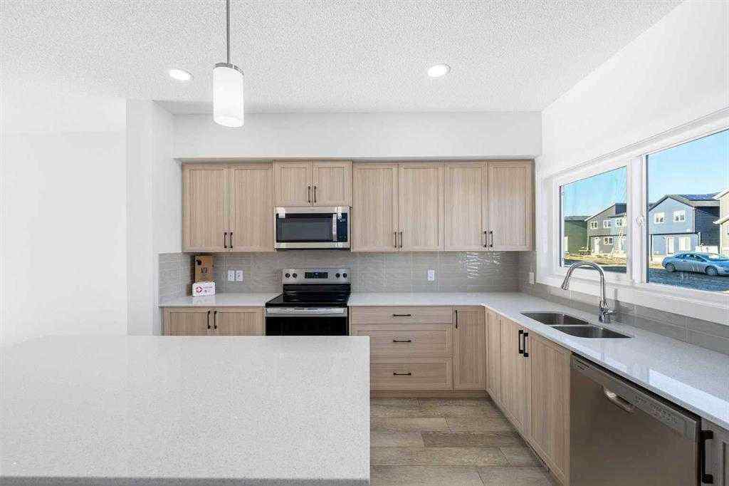 MLS® A2251990 - 526 Wolf Willow Boulevard SE in Wolf Willow Calgary, Residential