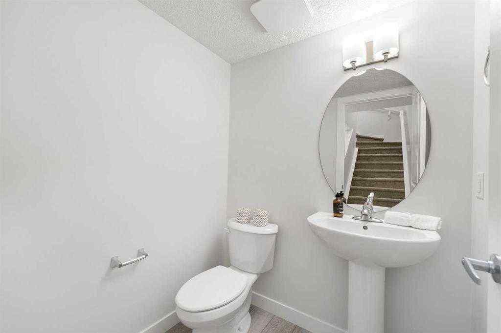 MLS® A2251990 - 526 Wolf Willow Boulevard SE in Wolf Willow Calgary, Residential