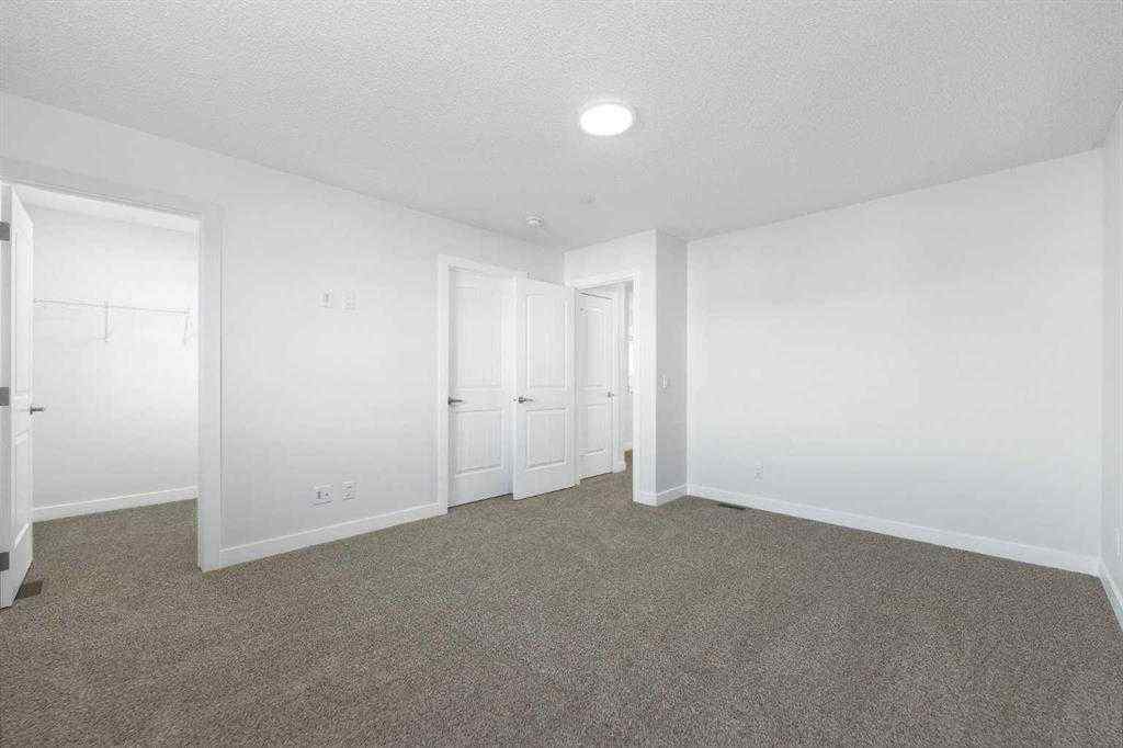 MLS® A2251990 - 526 Wolf Willow Boulevard SE in Wolf Willow Calgary, Residential