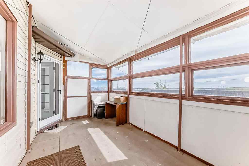 MLS® A2252009 - 105 Del Ray Road  in Monterey Park Calgary, Residential