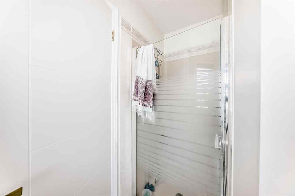 MLS® A2252009 - 105 Del Ray Road  in Monterey Park Calgary, Residential