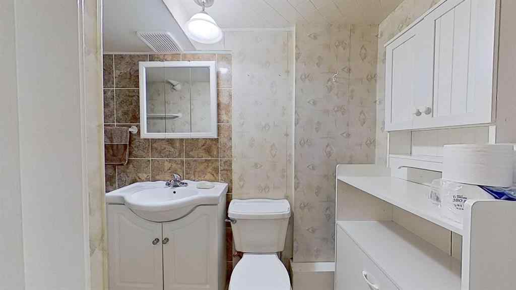 MLS® A2252013 - 47 Montrose Crescent NE in Winston Heights/Mountview Calgary, Residential