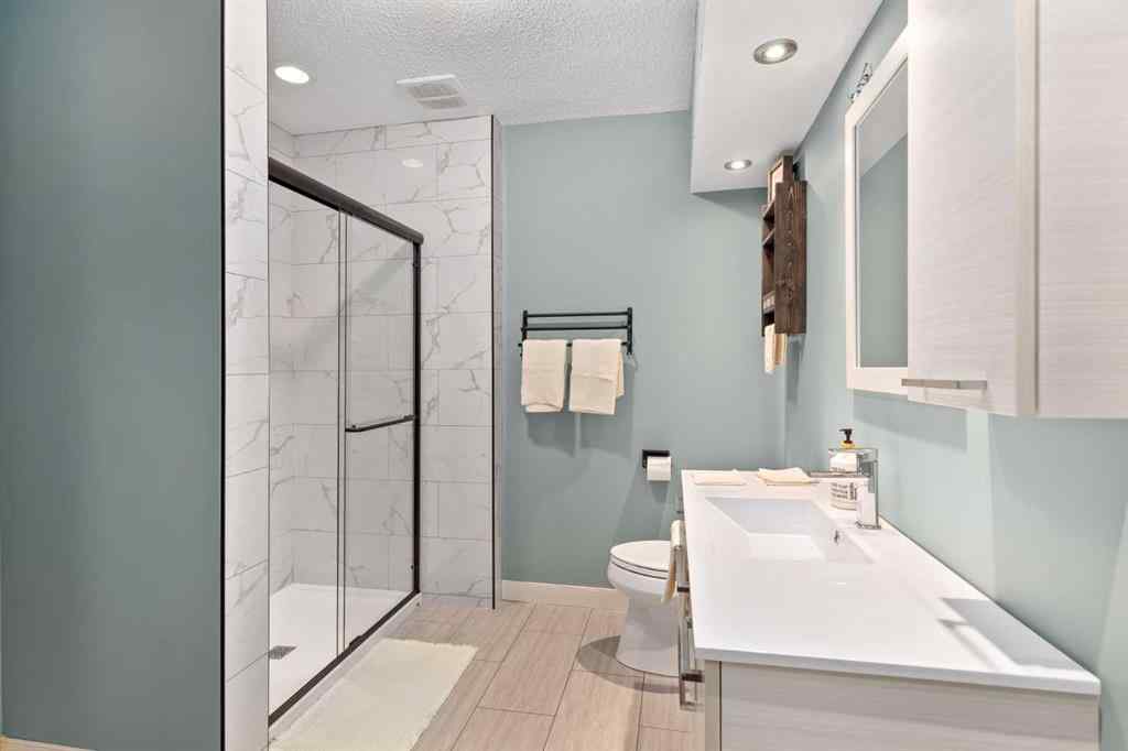 MLS® A2252030 - 112 Sunset View  in Sunset Ridge Cochrane, Residential