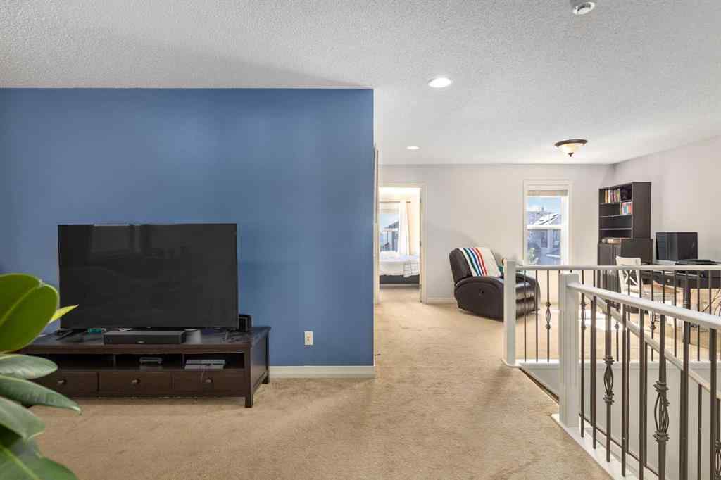 MLS® A2252030 - 112 Sunset View  in Sunset Ridge Cochrane, Residential