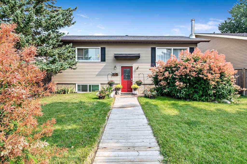 MLS® A2252036 - 201 Robert Street SW in NONE Diamond Valley, Residential