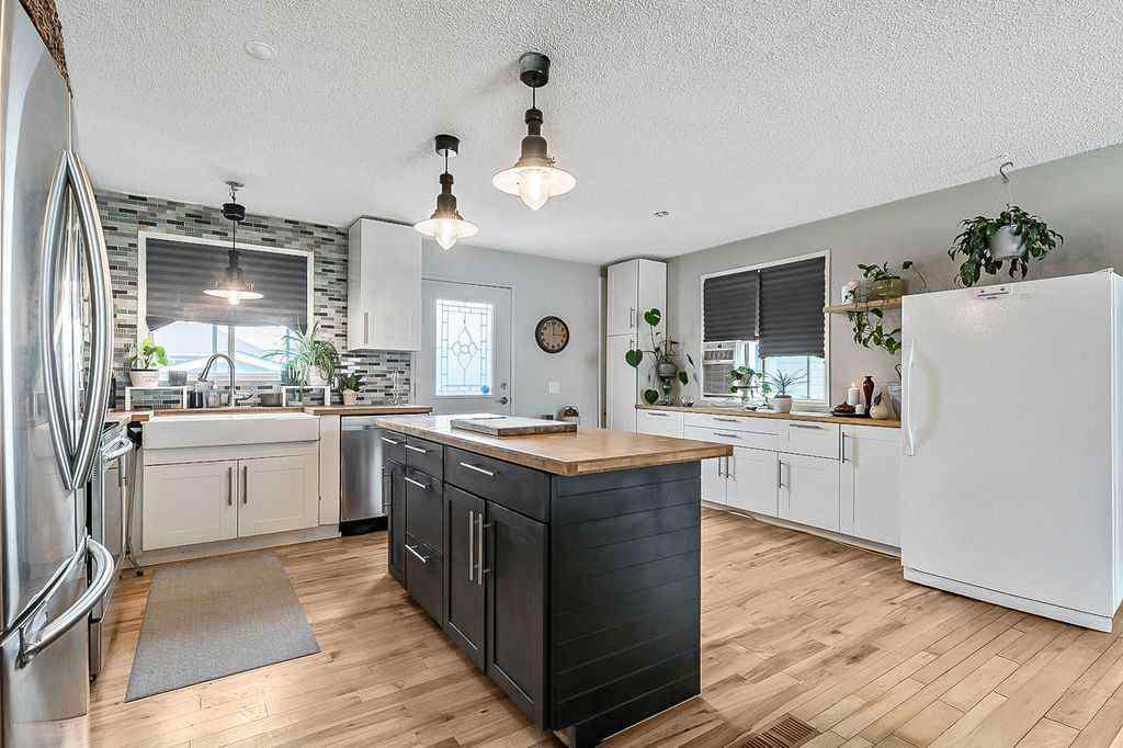 MLS® A2252036 - 201 Robert Street SW in NONE Diamond Valley, Residential