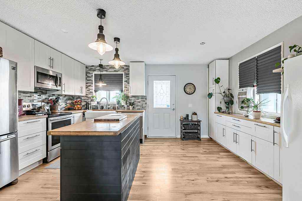 MLS® A2252036 - 201 Robert Street SW in NONE Diamond Valley, Residential