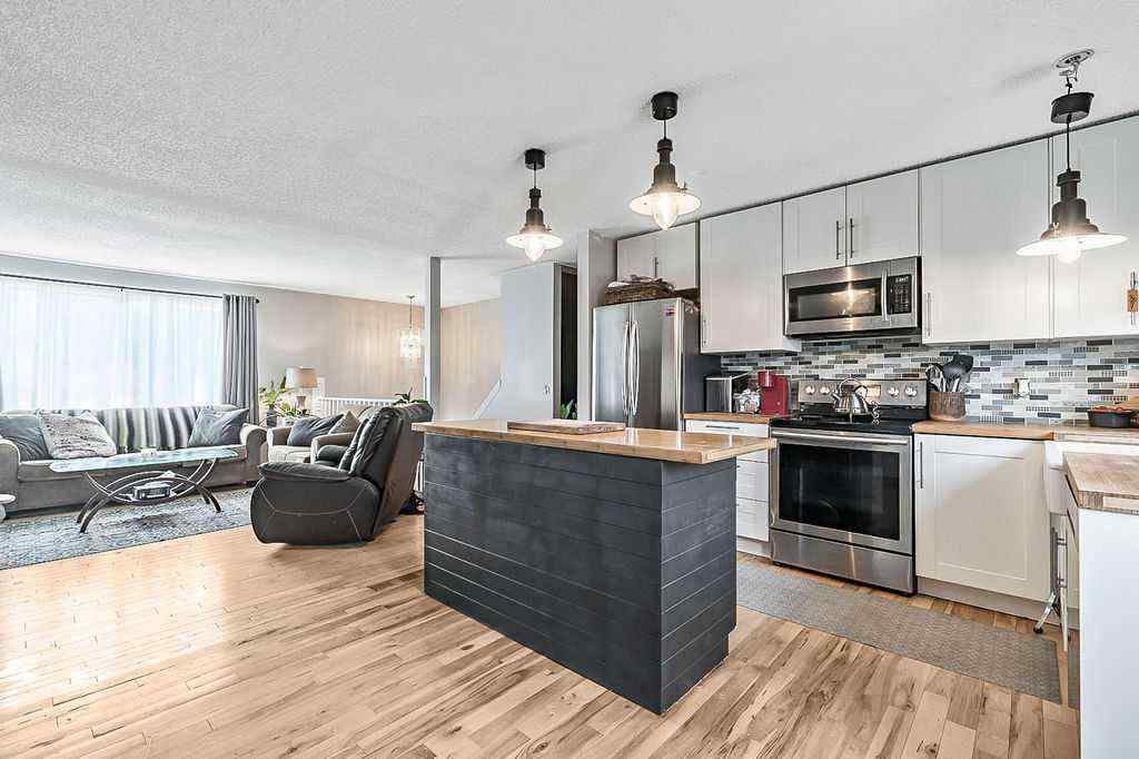 MLS® A2252036 - 201 Robert Street SW in NONE Diamond Valley, Residential