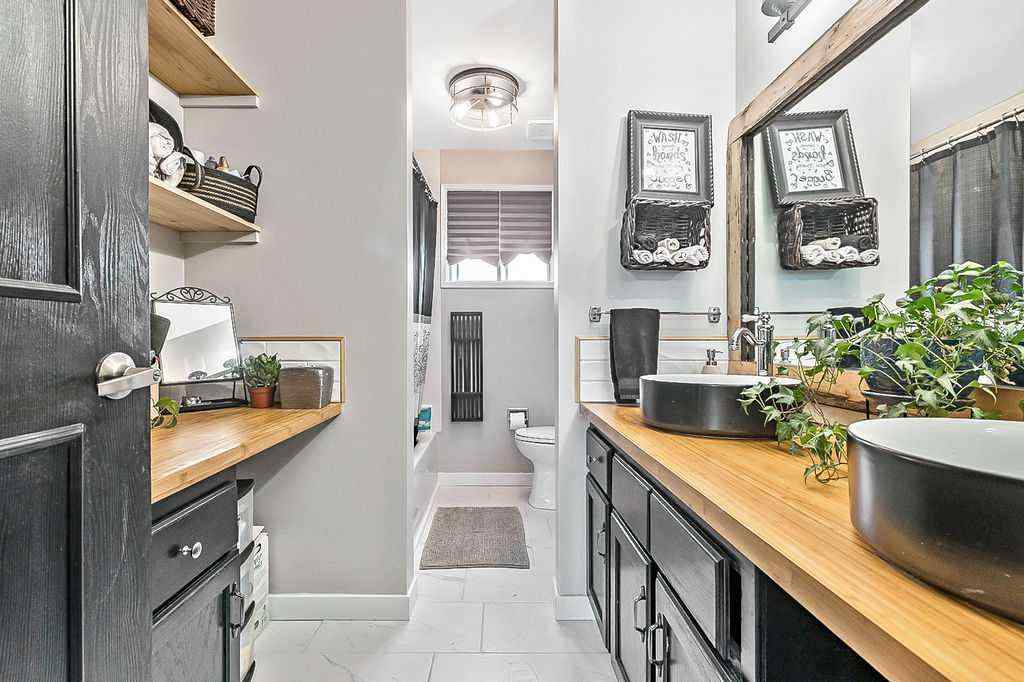 MLS® A2252036 - 201 Robert Street SW in NONE Diamond Valley, Residential