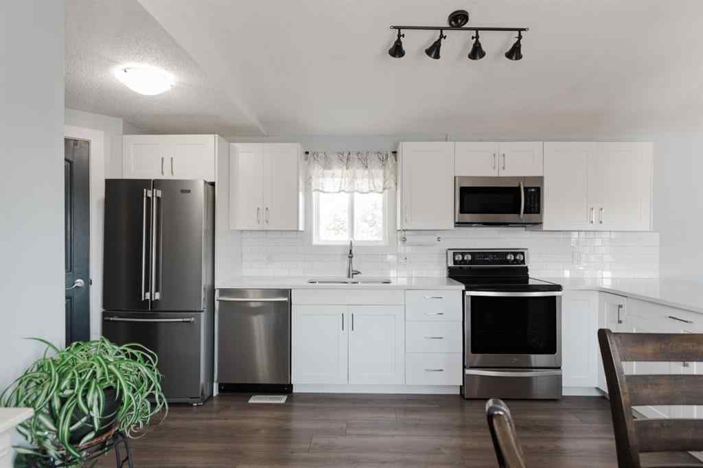 MLS® A2252039 - 253 Grenfell Crescent  in Gregoire Park Fort McMurray, Residential