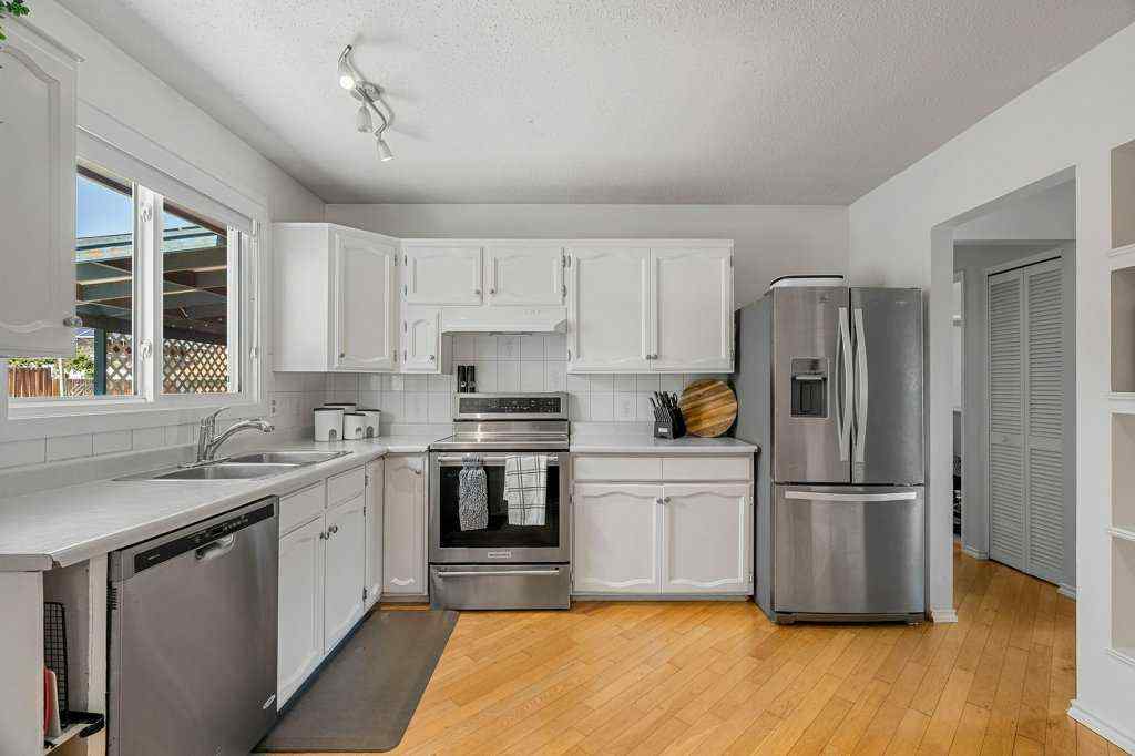 MLS® A2252045 - 159 Rundlehorn Crescent NE in Rundle Calgary, Residential