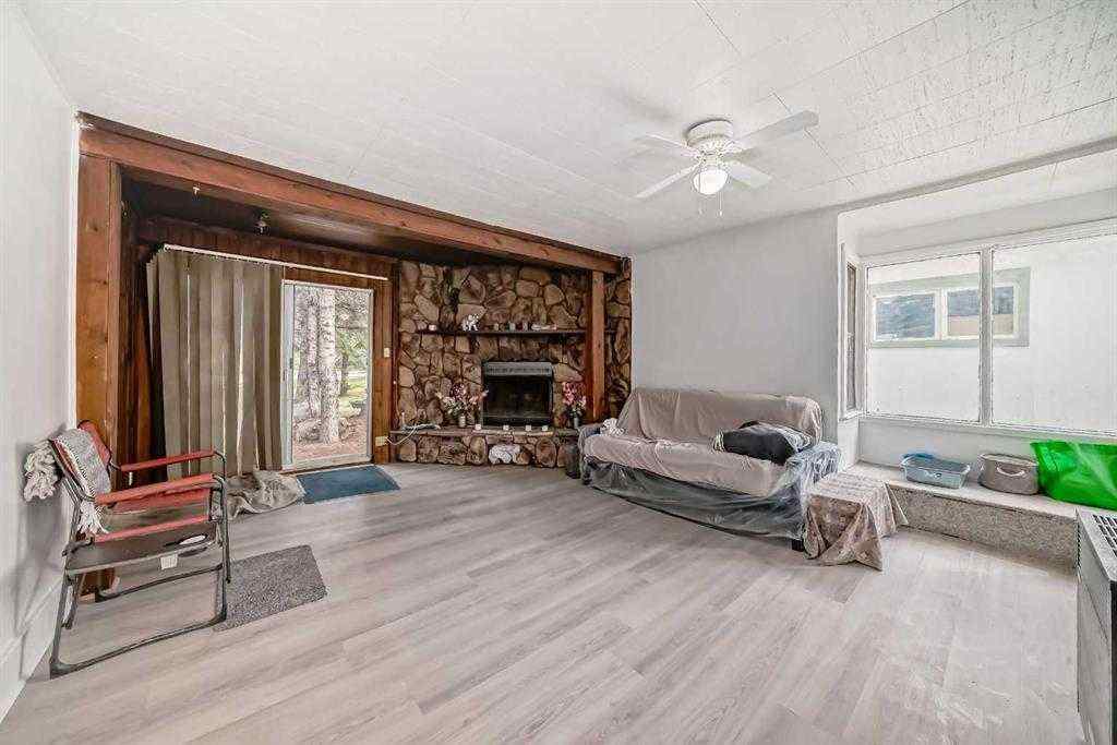 MLS® A2252047 - 4734 50 Street  in Downtown Sylvan Lake, Residential