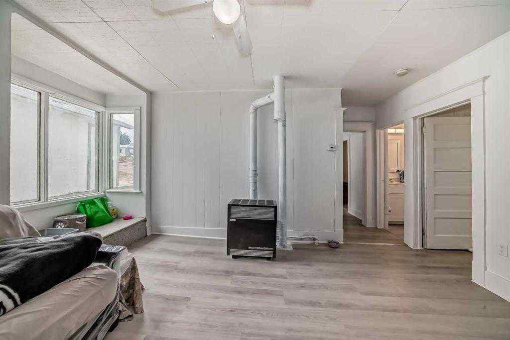 MLS® A2252047 - 4734 50 Street  in Downtown Sylvan Lake, Residential