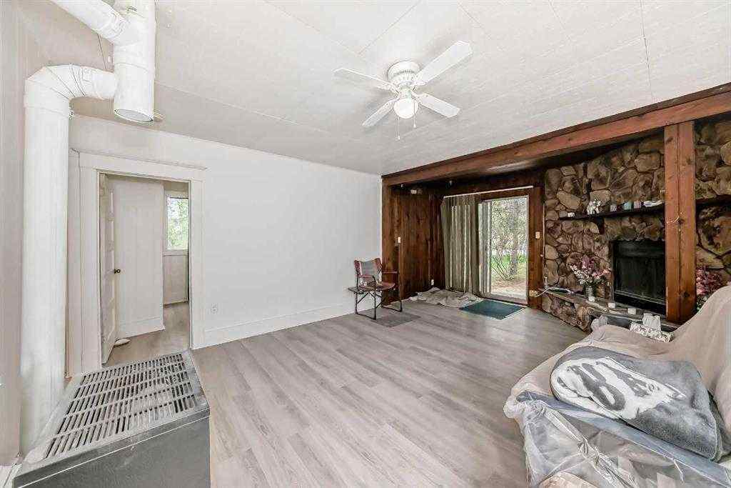 MLS® A2252047 - 4734 50 Street  in Downtown Sylvan Lake, Residential