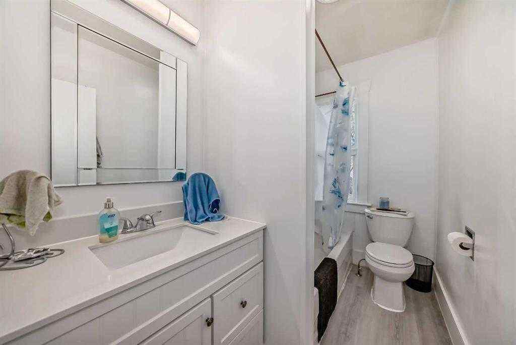 MLS® A2252047 - 4734 50 Street  in Downtown Sylvan Lake, Residential