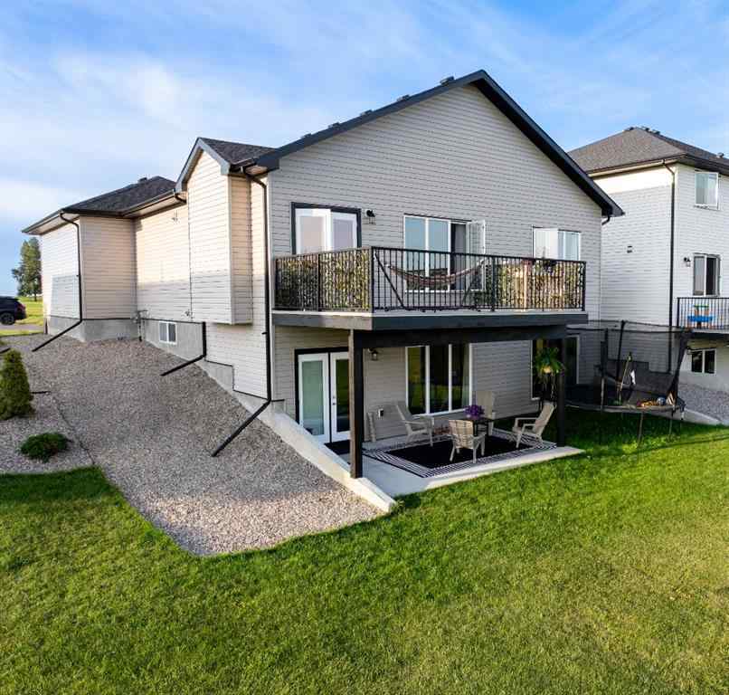 MLS® A2252049 - 702 Fairways Drive  in NONE Vulcan, Residential