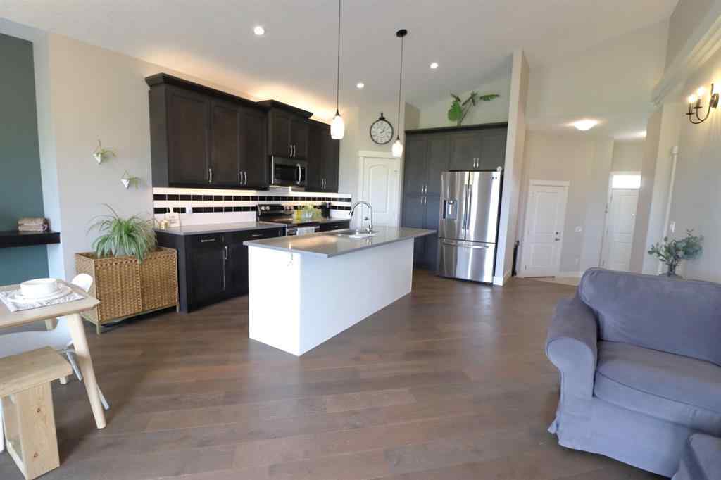 MLS® A2252049 - 702 Fairways Drive  in NONE Vulcan, Residential