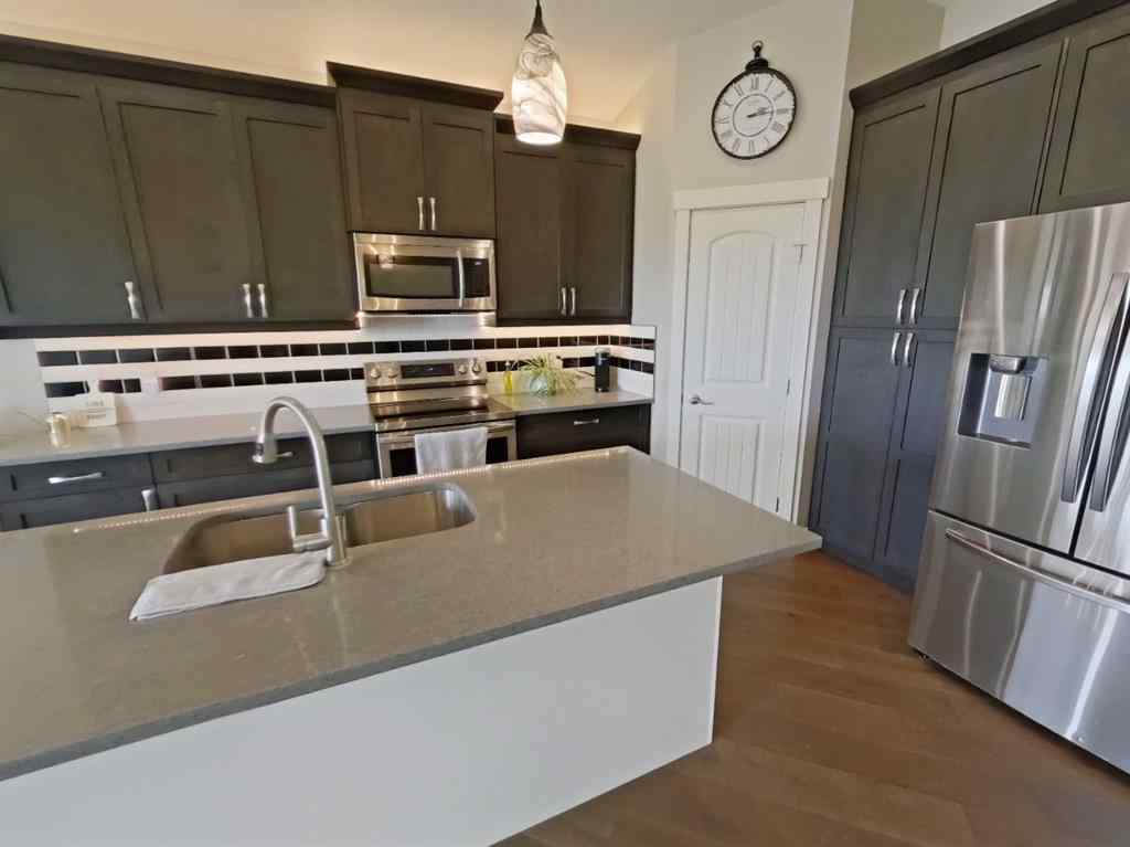 MLS® A2252049 - 702 Fairways Drive  in NONE Vulcan, Residential