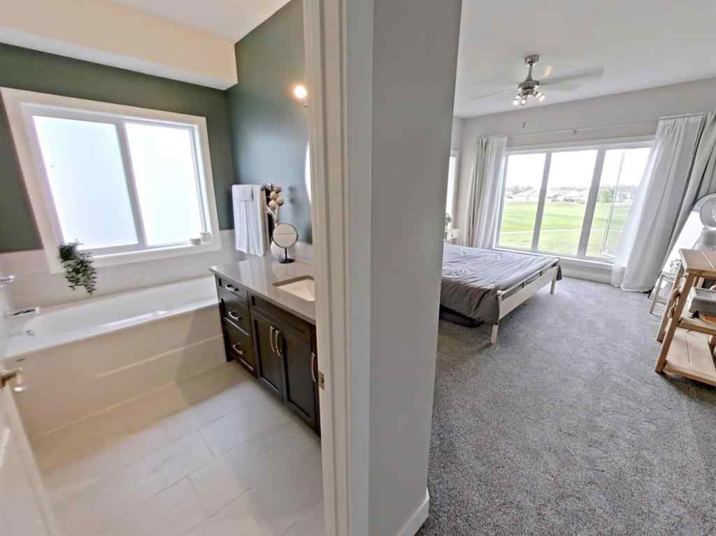 MLS® A2252049 - 702 Fairways Drive  in NONE Vulcan, Residential