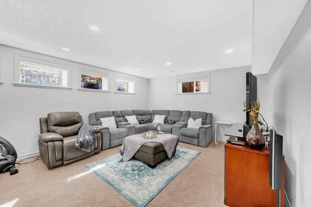MLS® A2252065 - 56 Rockyvale Green NW in Rocky Ridge Calgary, Residential