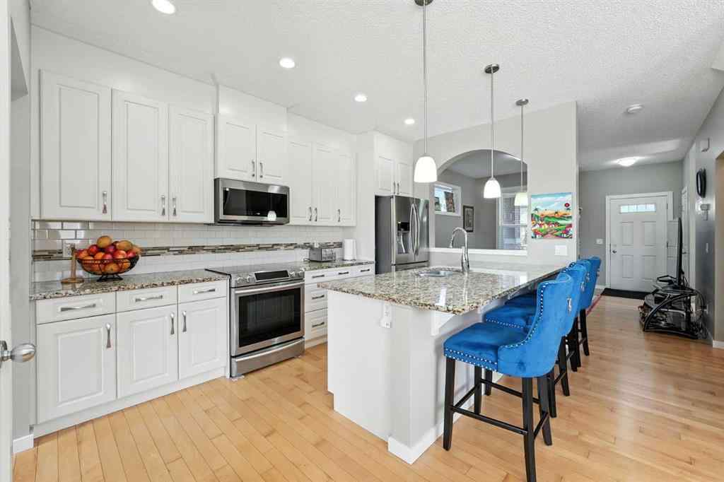 MLS® A2252066 - 220 Legacy Crescent SE in Legacy Calgary, Residential