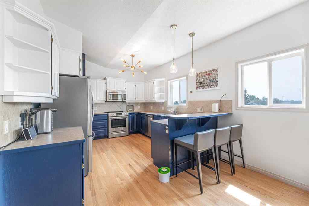 MLS® A2252080 - 152 Cove Rise  in The Cove Chestermere, Residential