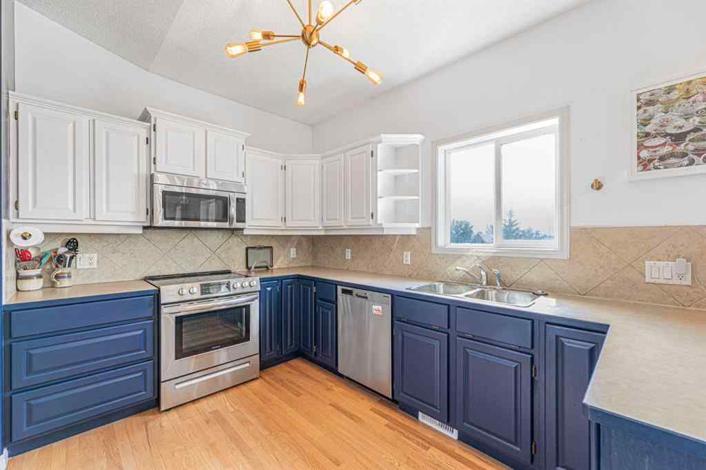 MLS® A2252080 - 152 Cove Rise  in The Cove Chestermere, Residential