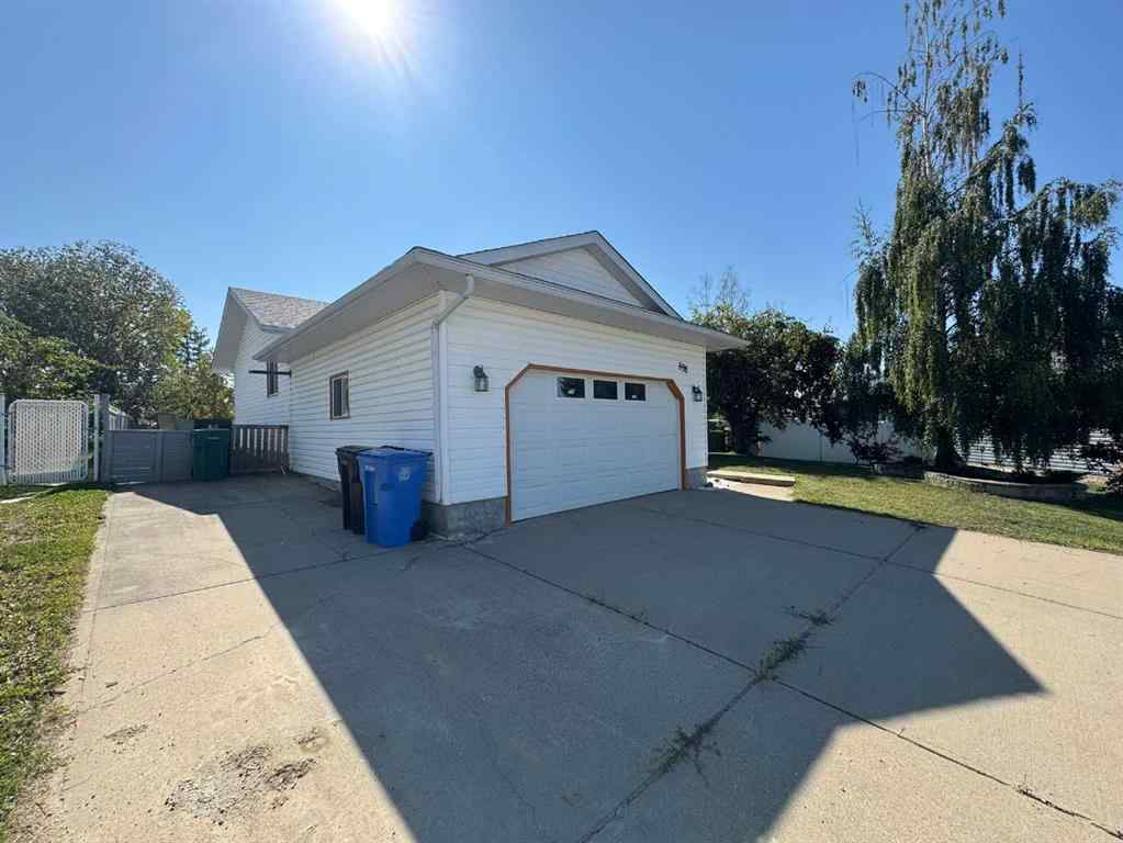 MLS® A2252098 - 898 Birch Street  in NONE Beaverlodge, Residential