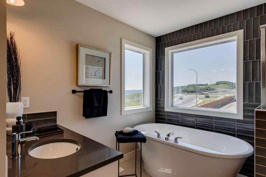 MLS® A2252118 - 111 sundown Crescent  in Sunset Ridge Cochrane, Residential