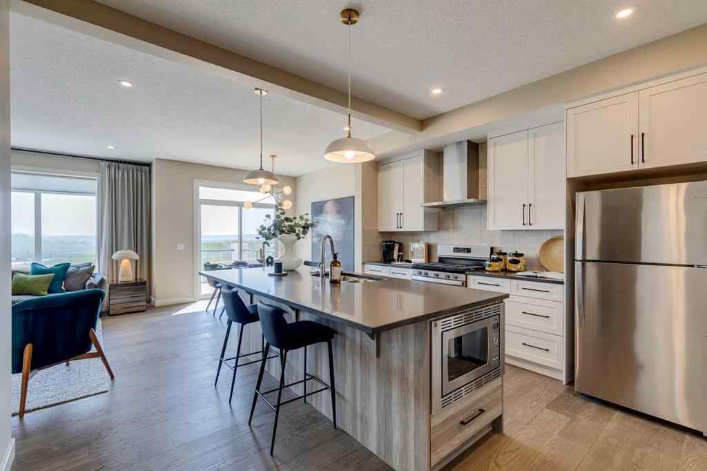 MLS® A2252118 - 111 sundown Crescent  in Sunset Ridge Cochrane, Residential