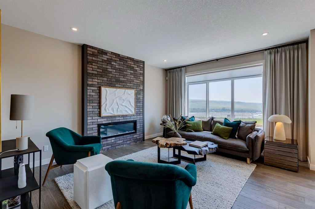 MLS® A2252118 - 111 sundown Crescent  in Sunset Ridge Cochrane, Residential