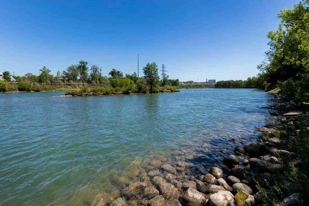 MLS® A2252120 - 30 & 32 New Street SE in Inglewood Calgary, Residential