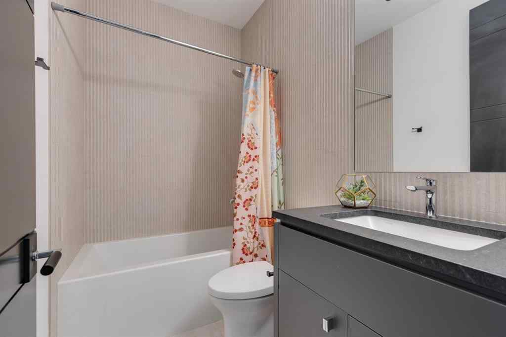 MLS® A2252129 - 2207 29 Avenue SW in Richmond Calgary, Residential