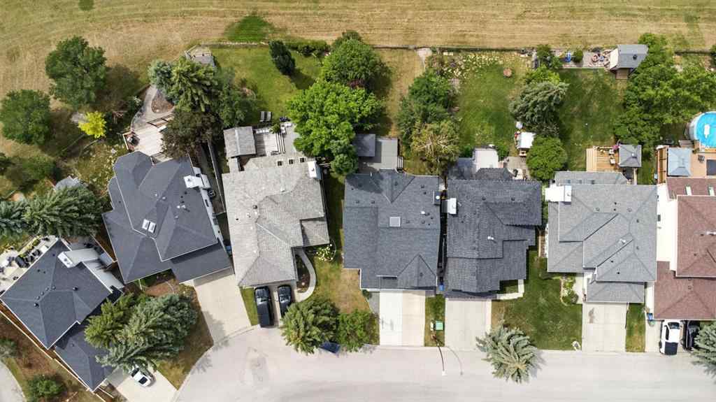 MLS® A2252135 - 29 Douglasbank Way SE in Douglasdale/Glen Calgary, Residential