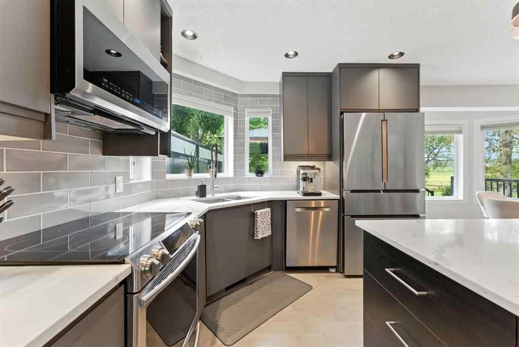 MLS® A2252135 - 29 Douglasbank Way SE in Douglasdale/Glen Calgary, Residential