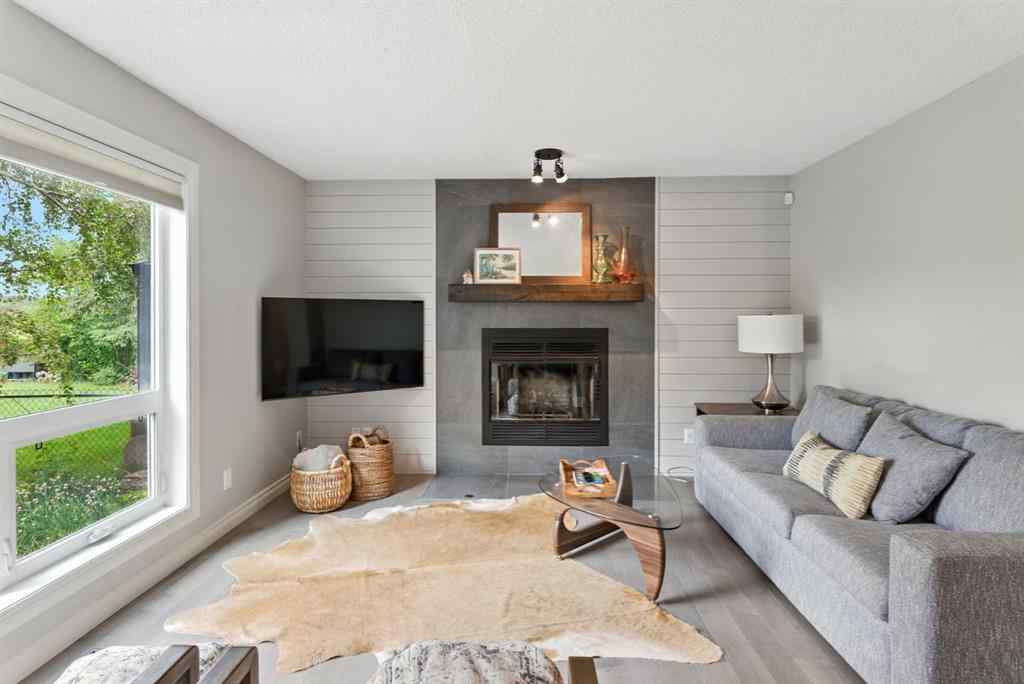 MLS® A2252135 - 29 Douglasbank Way SE in Douglasdale/Glen Calgary, Residential