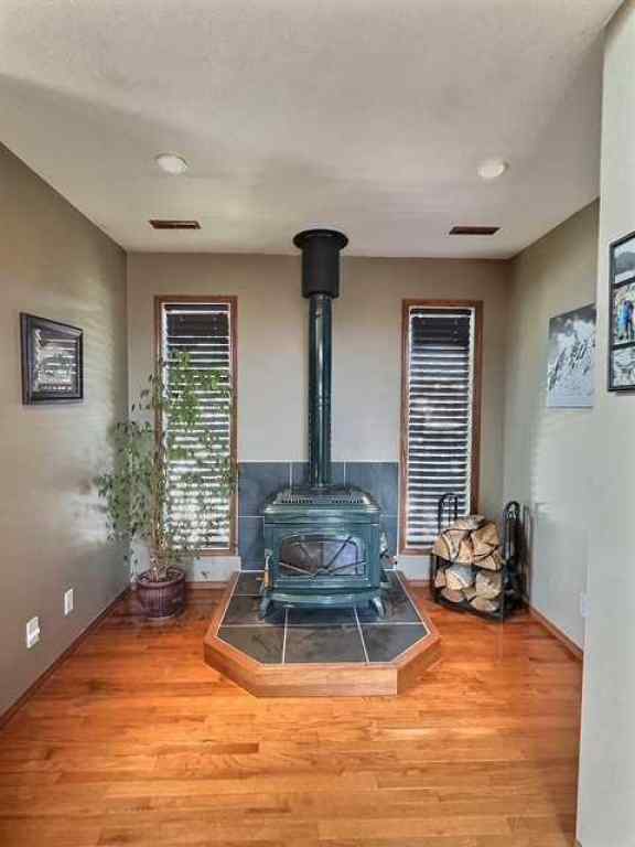 MLS® A2252150 - 800 Connaught Drive  in Jasper Jasper, Residential