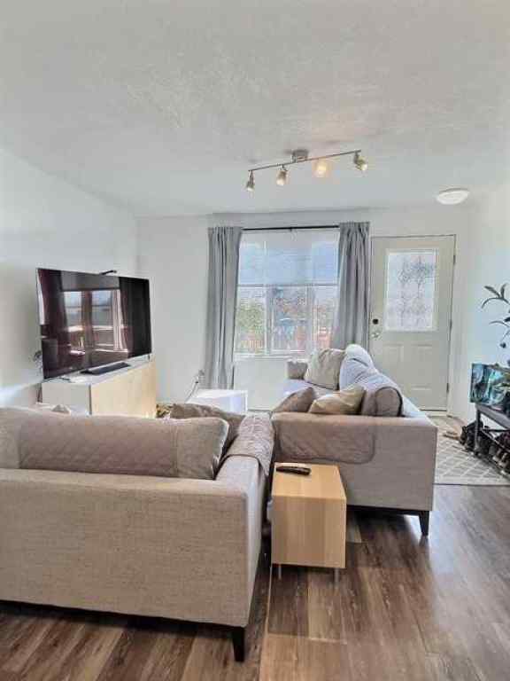 MLS® A2252150 - 800 Connaught Drive  in Jasper Jasper, Residential