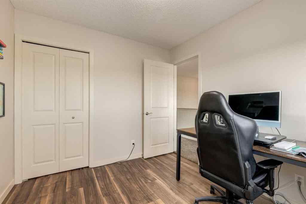 MLS® A2252157 - 298 River Heights Crescent  in River Heights Cochrane, Residential