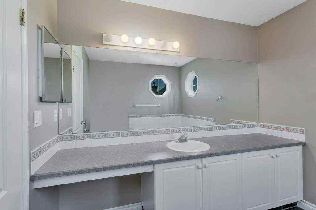 MLS® A2252159 - Unit #201 5220 50A Avenue  in Downtown Sylvan Lake, Residential