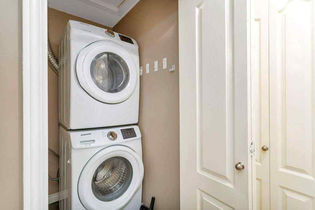 MLS® A2252159 - Unit #201 5220 50A Avenue  in Downtown Sylvan Lake, Residential