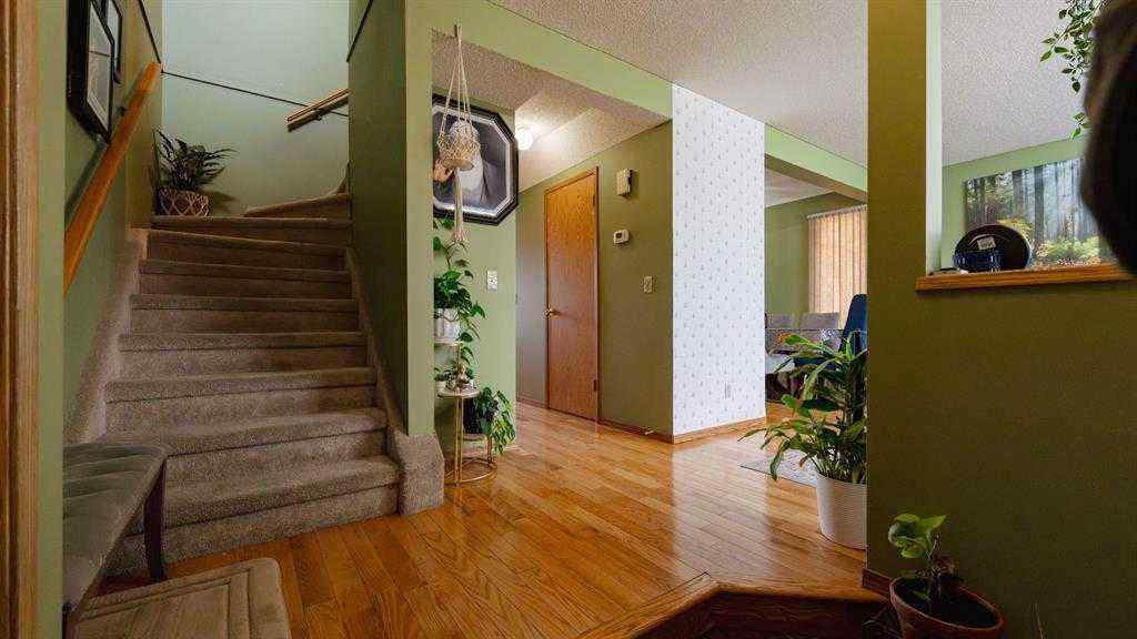 MLS® A2252167 - 24 Laguna Close NE in Monterey Park Calgary, Residential