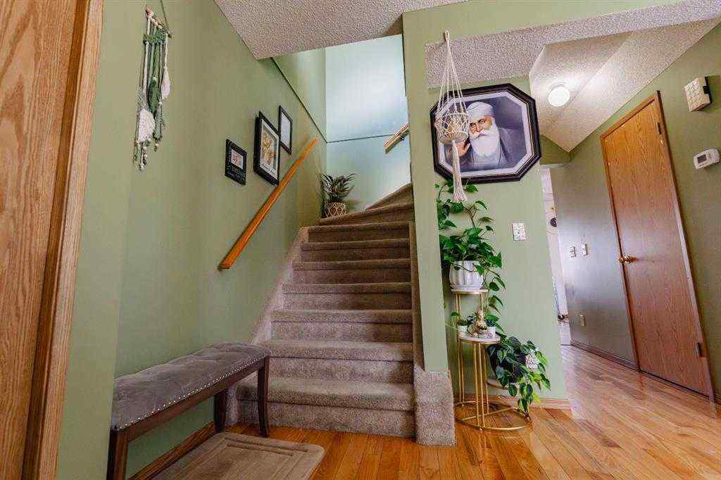 MLS® A2252167 - 24 Laguna Close NE in Monterey Park Calgary, Residential