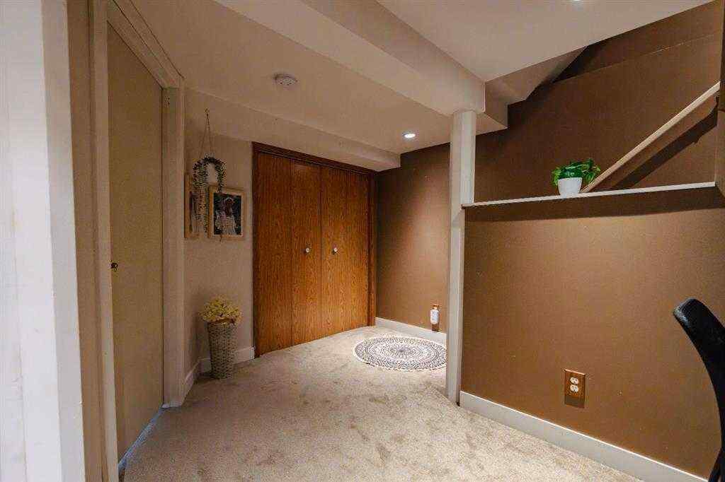 MLS® A2252167 - 24 Laguna Close NE in Monterey Park Calgary, Residential