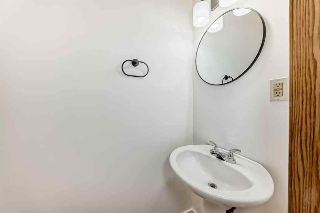 MLS® A2252173 - 7352 59 Avenue  in Glendale Park Estates Red Deer, Residential