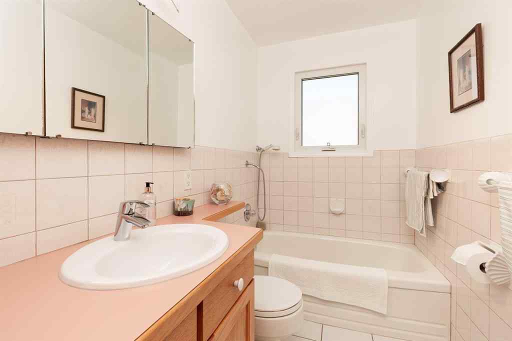MLS® A2252174 - 1306 29 Street S in Lakeview Lethbridge, Residential
