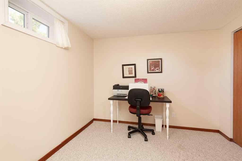 MLS® A2252174 - 1306 29 Street S in Lakeview Lethbridge, Residential