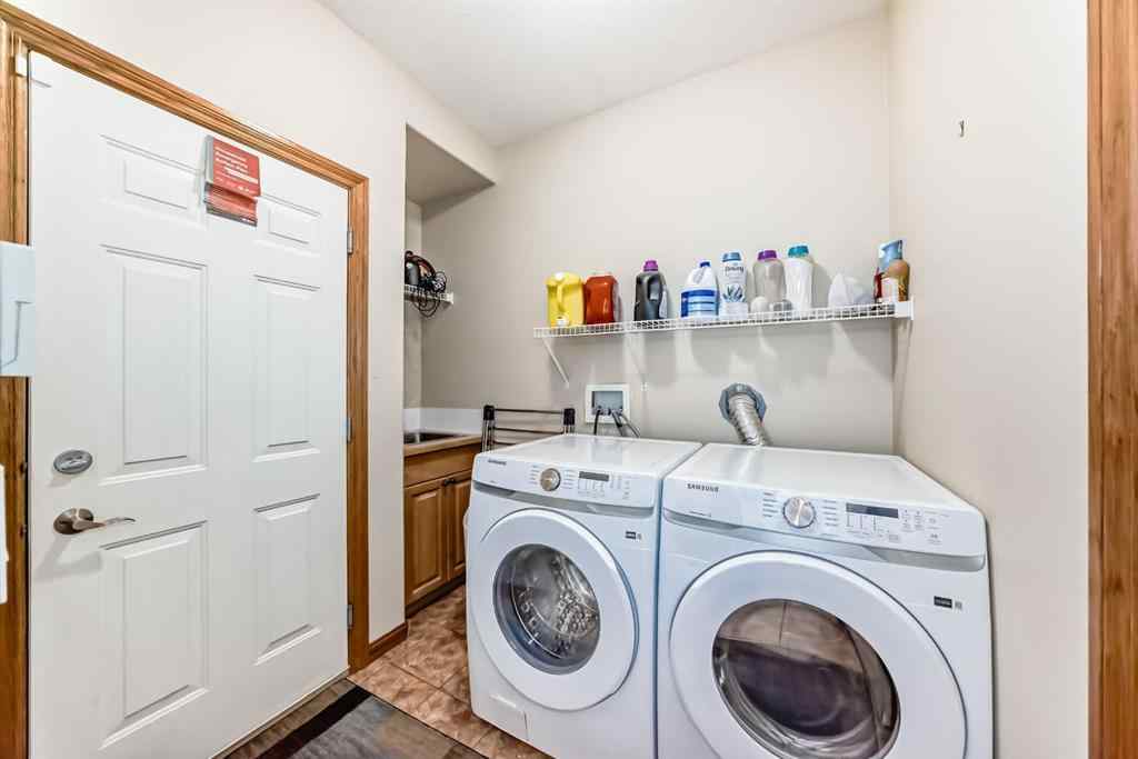 MLS® A2252175 - 42 West Cedar Point SW in West Springs Calgary, Residential