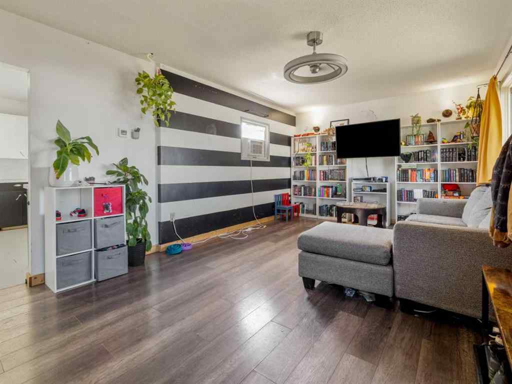 MLS® A2252177 - 5209 1 Street  in NONE Coalhurst, Residential